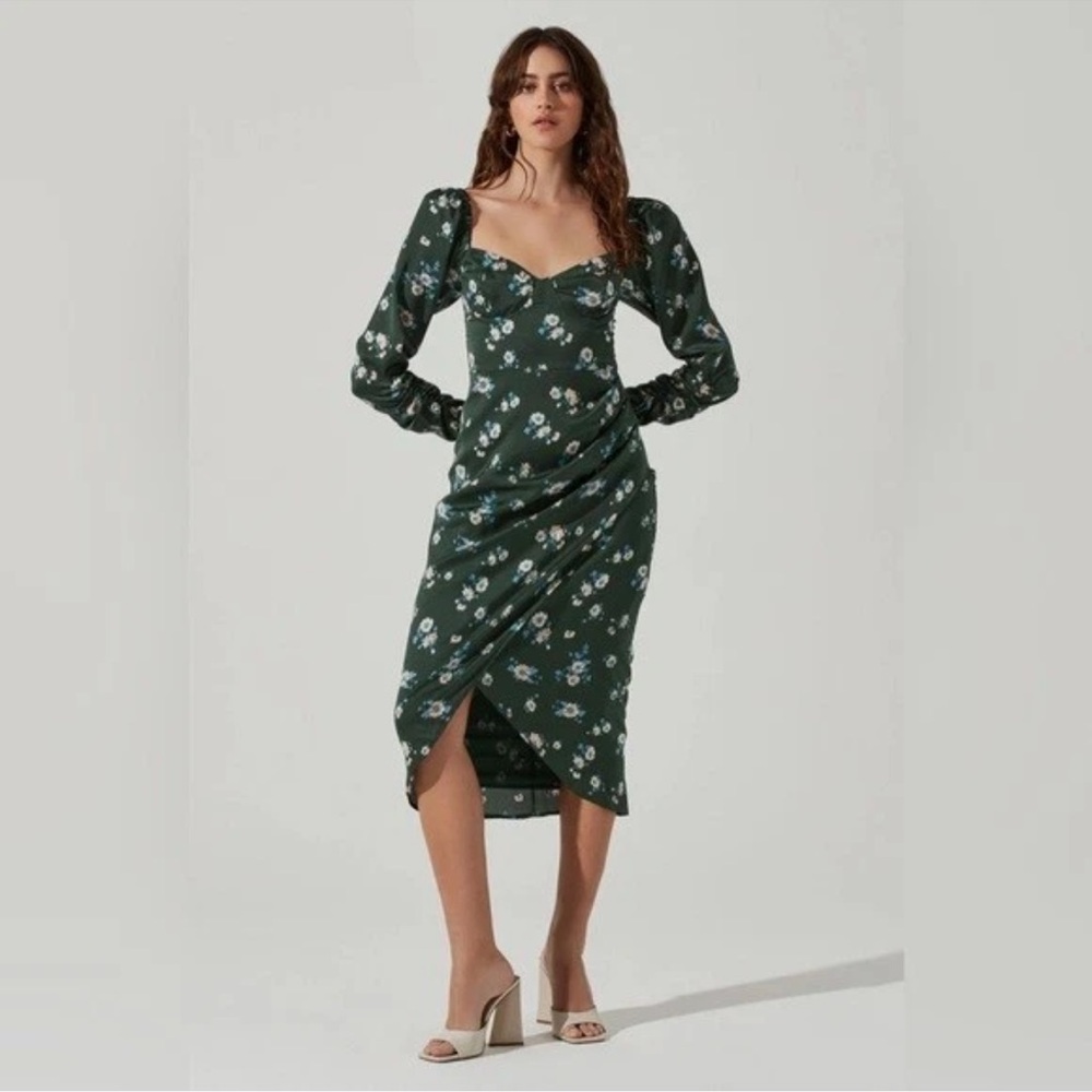 ASTR The Label Milkmaid Long Sleeve Satin Dress Size Medium Floral Green New